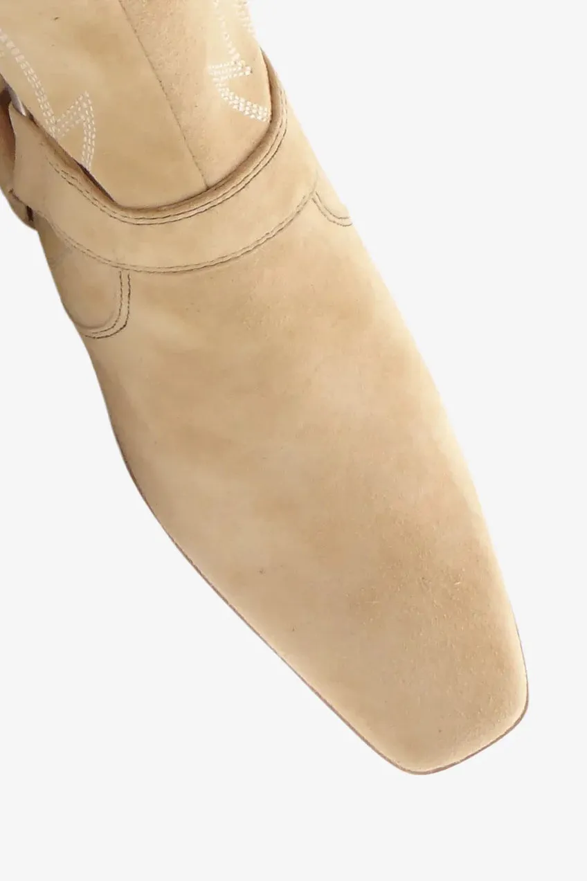 Oliver II Boot - Light Tan Suede