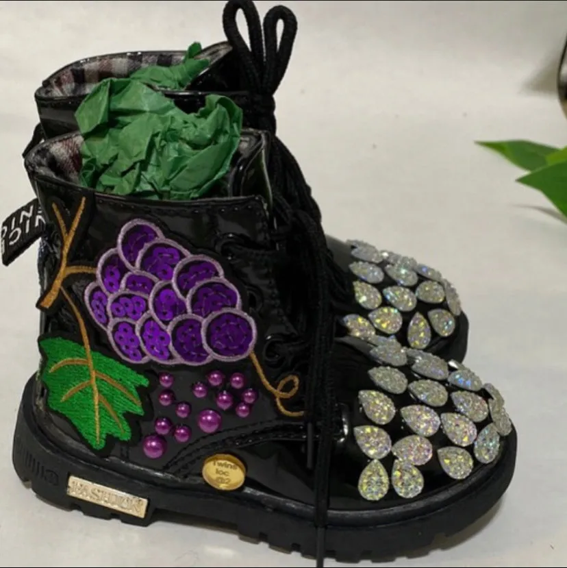 PURPLE GRAPES AND RHINESTONE BOOTS